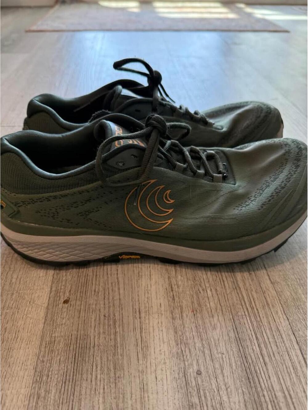 Men’s Topo Running Shoes Sz 10.5 10 1/2